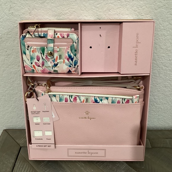 Nanette Lepore 5 pc set  (without keychain) - Picture 1 of 16